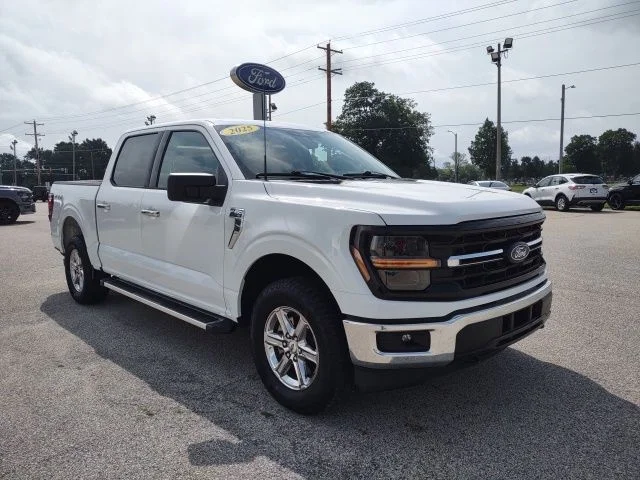 Certified Used 2025 Oxford White Ford XLT image 8