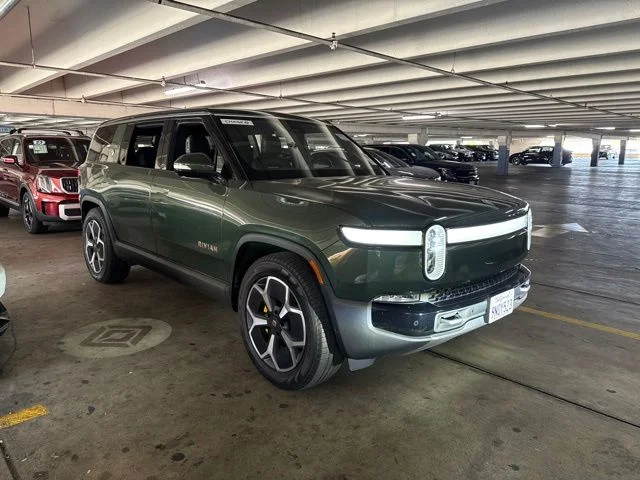 Used 2024  Rivian Adventure image 2