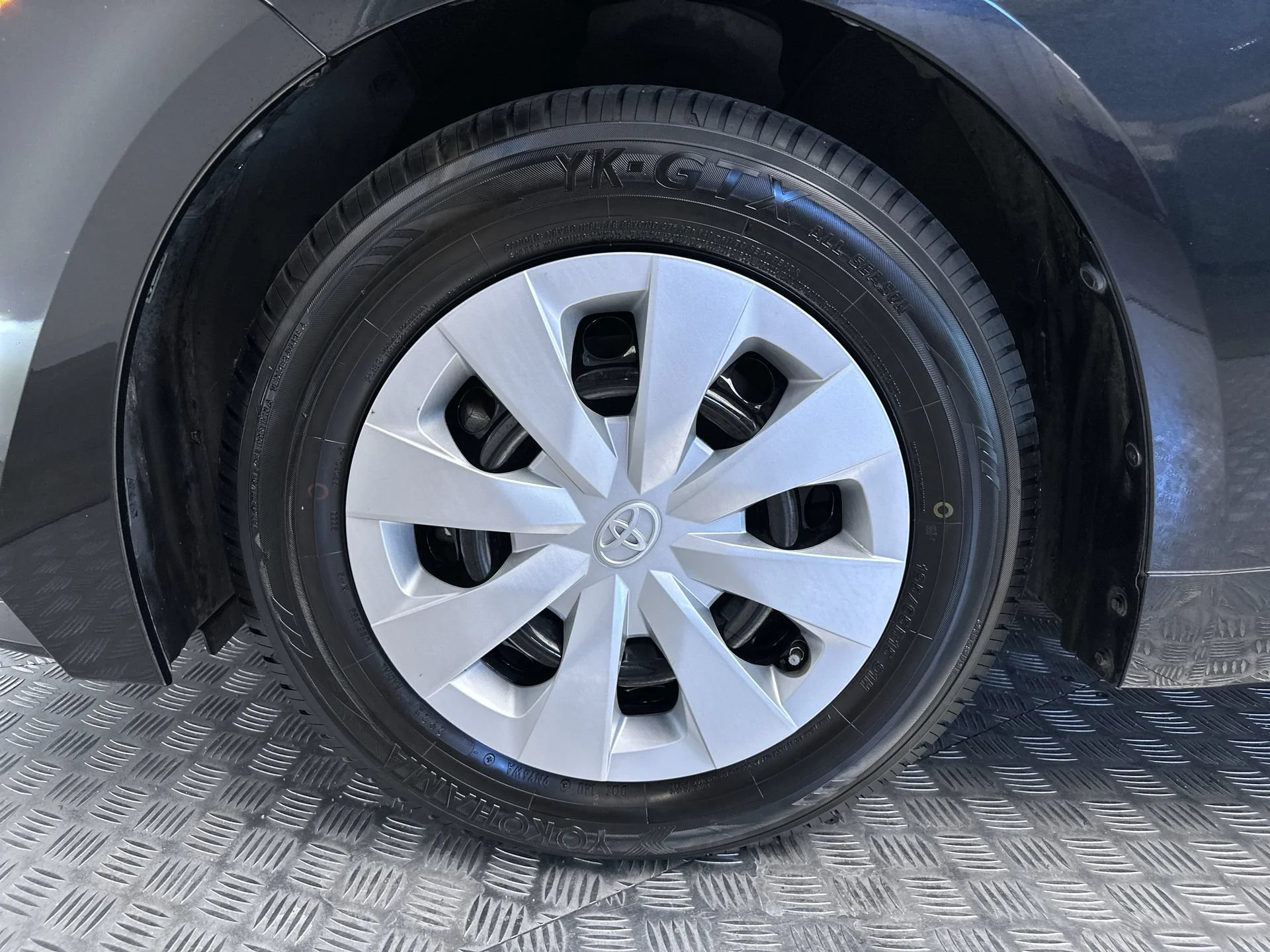 Used 2022 Black Sand Pearl Toyota L image 24
