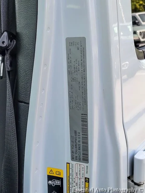 Used 2023 White Jeep Rubicon 4xe image 31