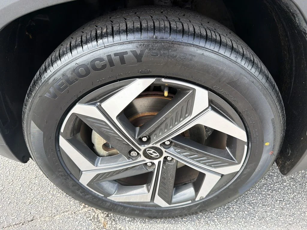 Used 2023 Gray Hyundai SEL image 11