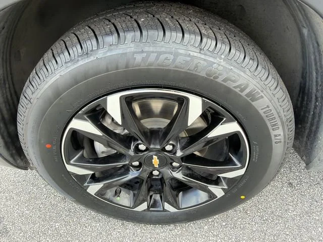 Used 2022 Blue Glow Metallic Chevrolet LT image 11