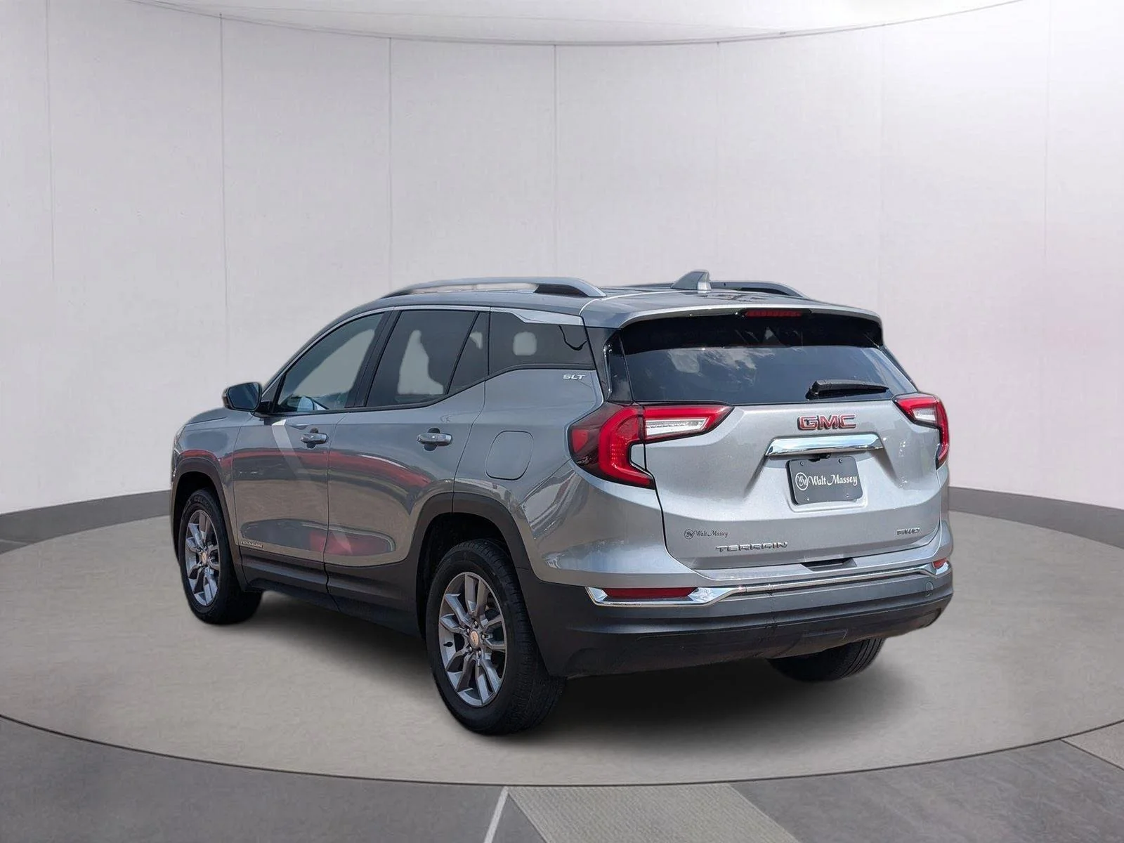 Used 2024 Sterling Metallic GMC SLT image 3