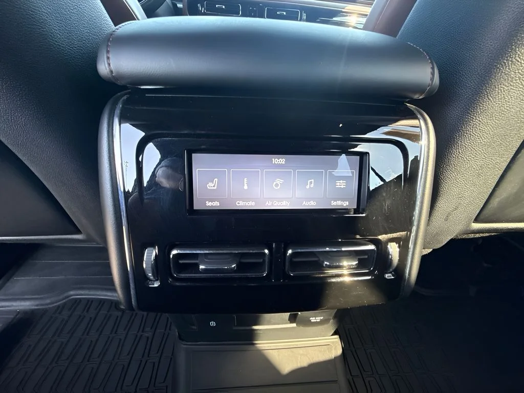 Used 2021 Black Lincoln Grand Touring image 12