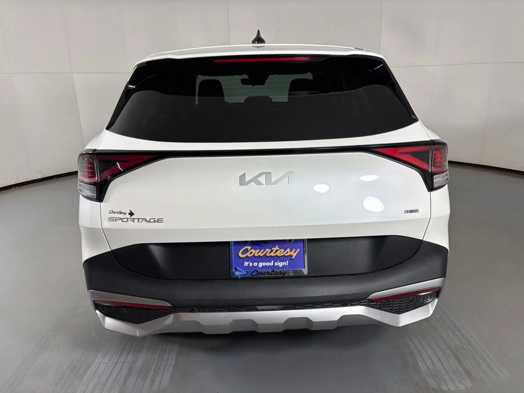 Used 2023 White Kia LX image 7