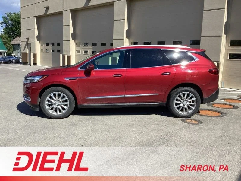 Used 2019 Red Buick Essence image 4