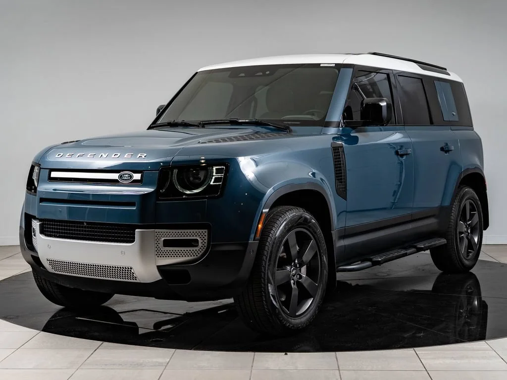 Used 2024 Tasman Blue Metallic Land Rover S image 1