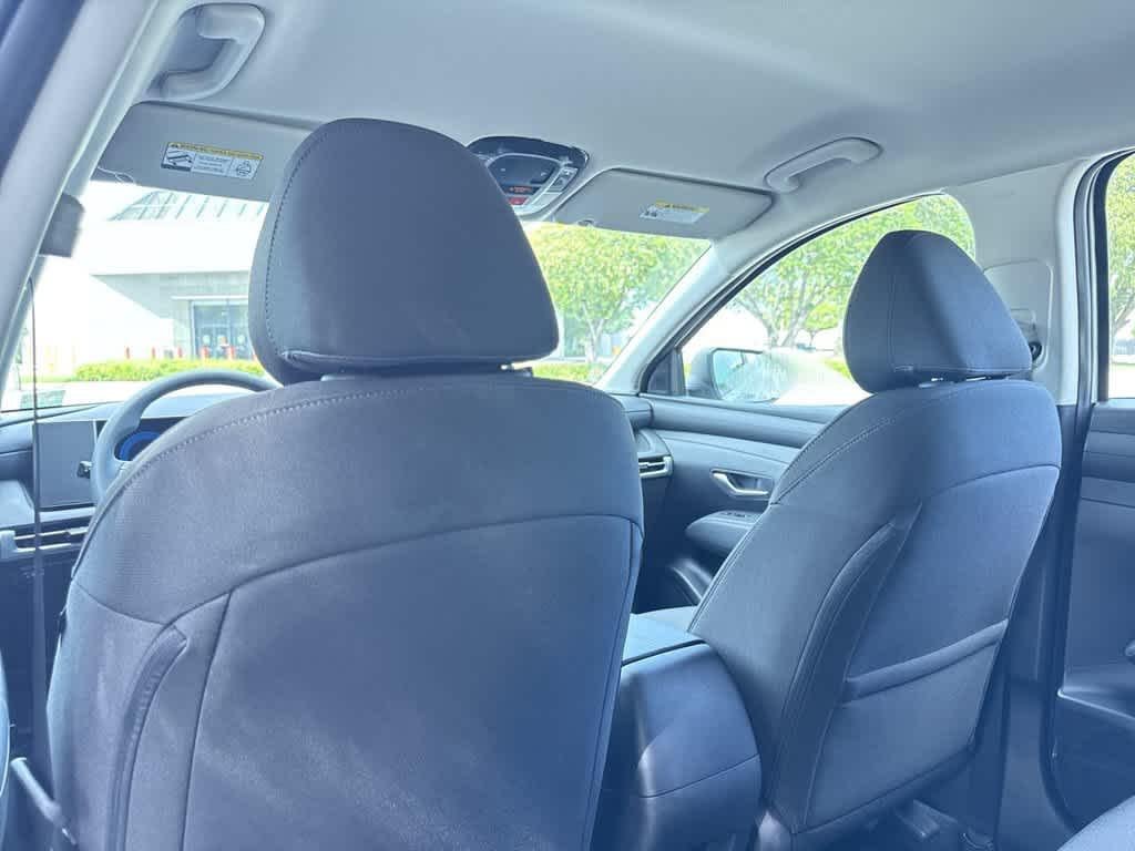 New 2026 Shimmering Silver Hyundai SE FWD image 23