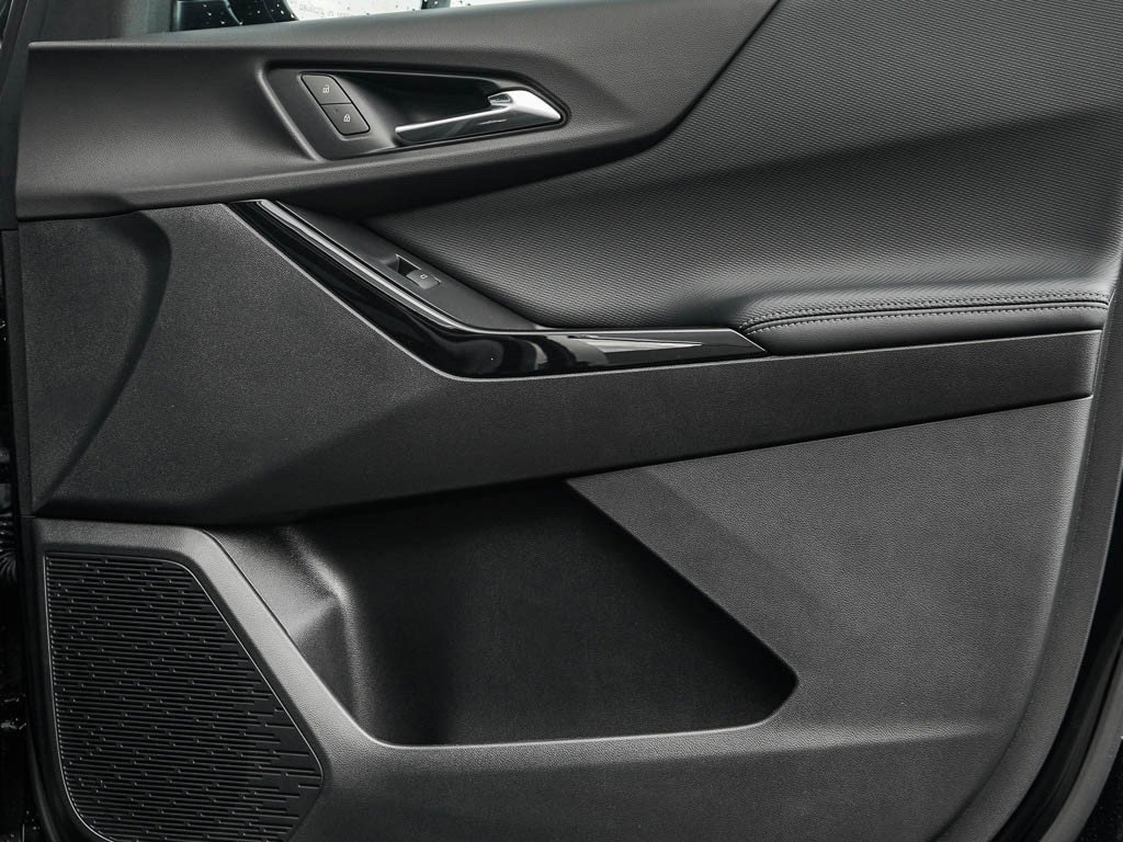 2027 Chevrolet Equinox LT - Photo 9