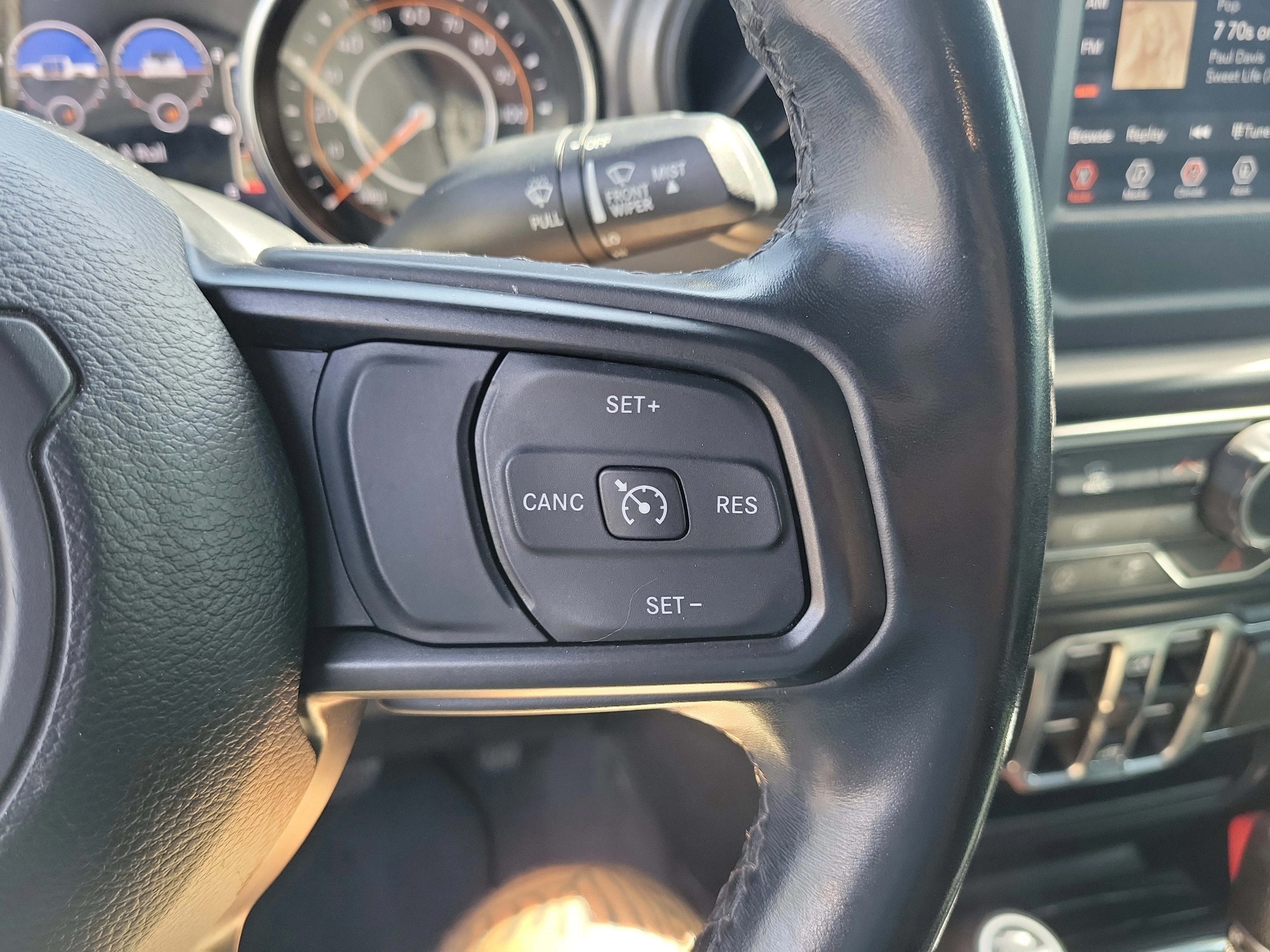 Used 2022 Granite Crystal Metallic Clearcoat Jeep Sport S image 27