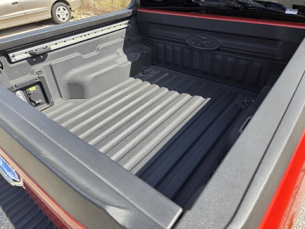 Used 2024 Chili Pepper Red Ford Lariat image 12