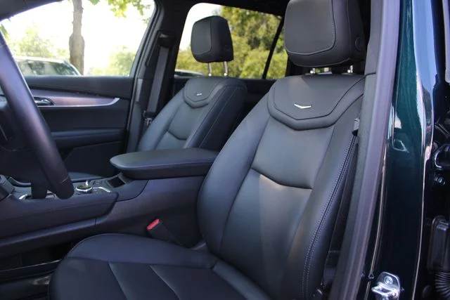 Used 2025 Green Cadillac Luxury image 22