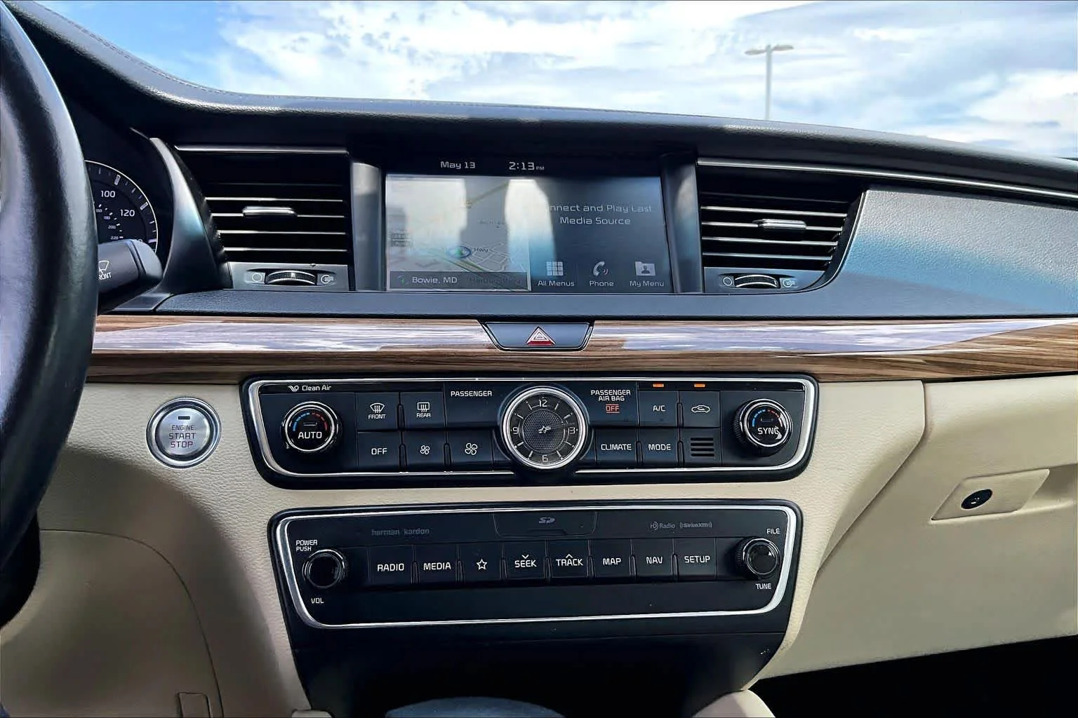 Used 2019 Snow White Pearl Kia Technology image 53
