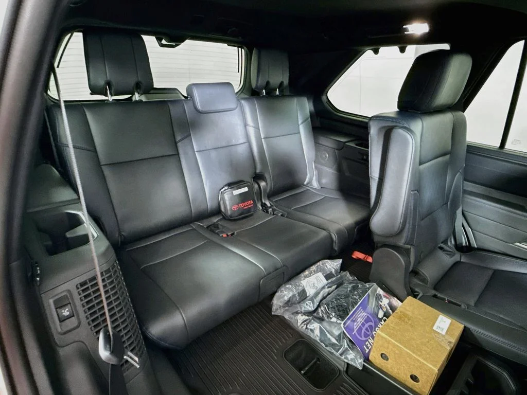 New 2026 Wind Chill Pearl Toyota Platinum image 27