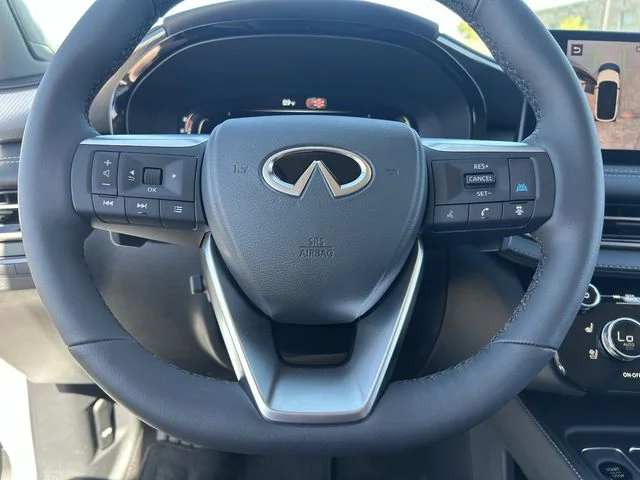 New 2027 RADIANT WHITE INFINITI Luxe FWD image 25