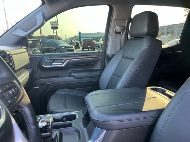 Used 2024 White GMC SLT image 10
