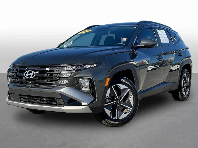 Used 2025 Gray Hyundai SEL Convenience image 3
