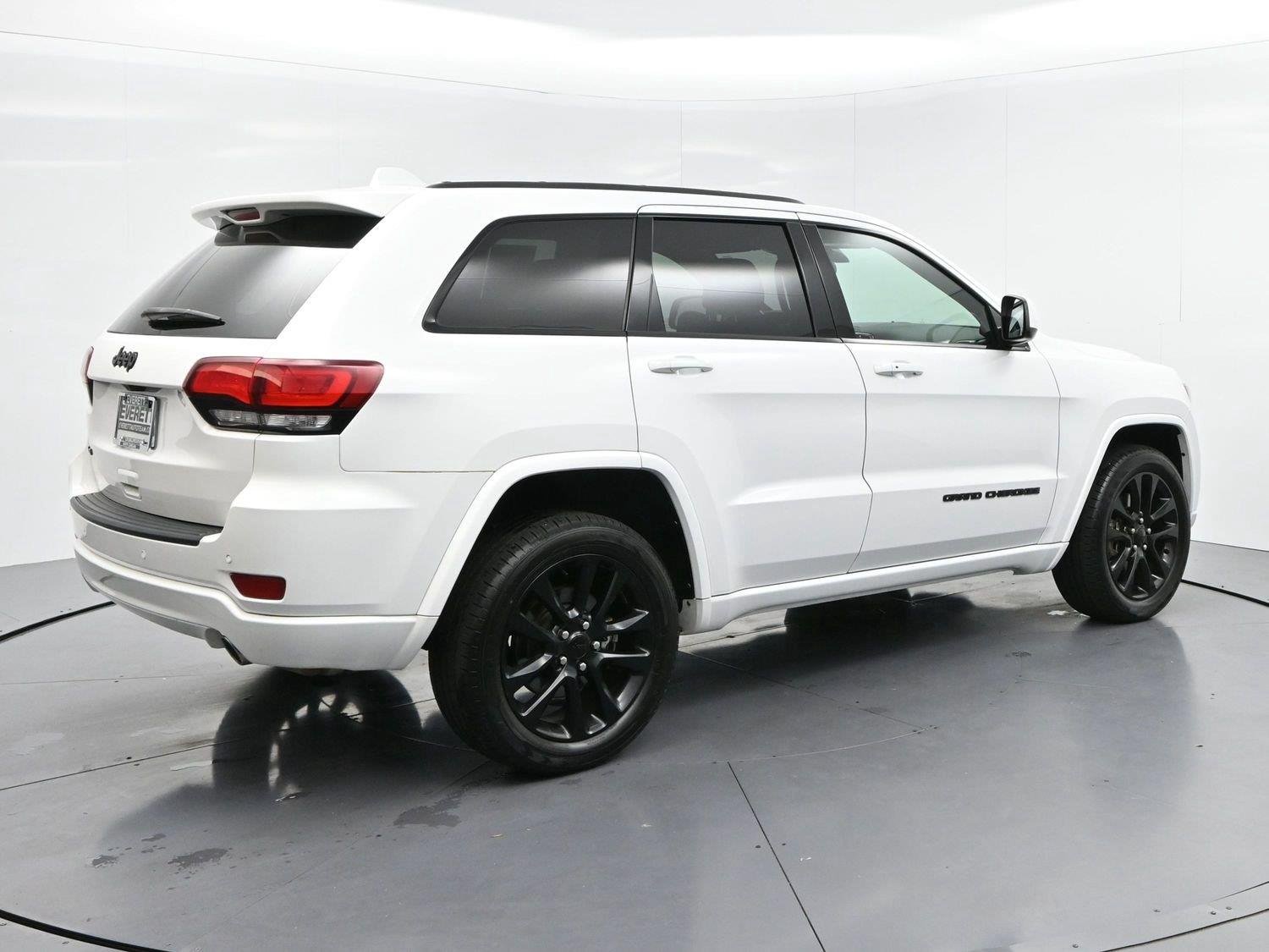 Used 2021 Bright White Clearcoat Jeep Laredo X image 7