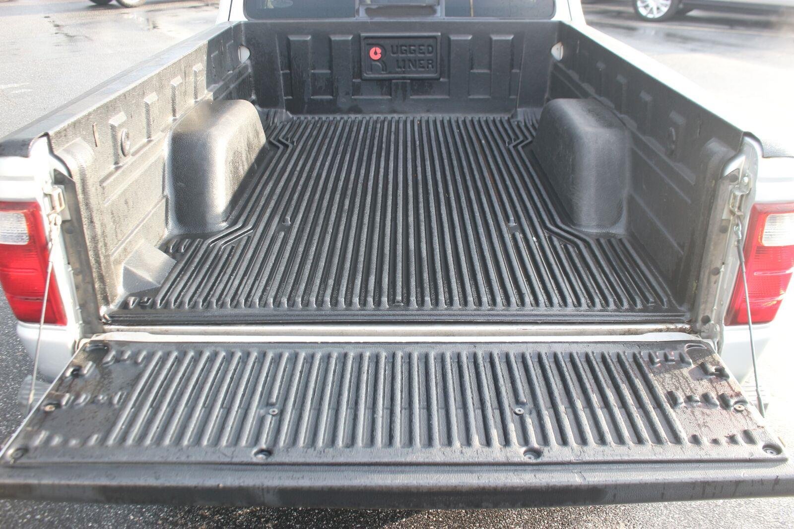 Used 2003 Silver Ford XL Fleet image 11