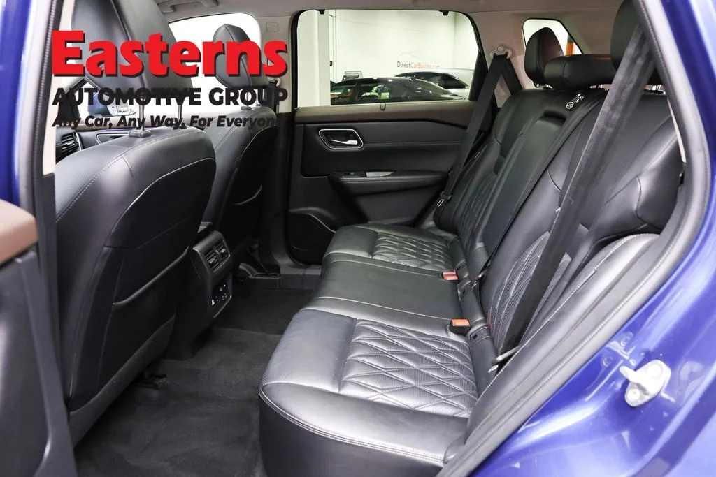Used 2023 Blue Nissan Platinum image 23