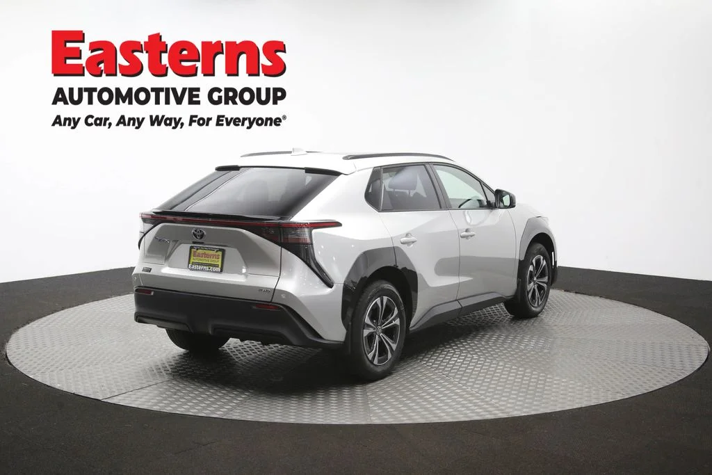 Used 2023 Silver Toyota XLE image 40