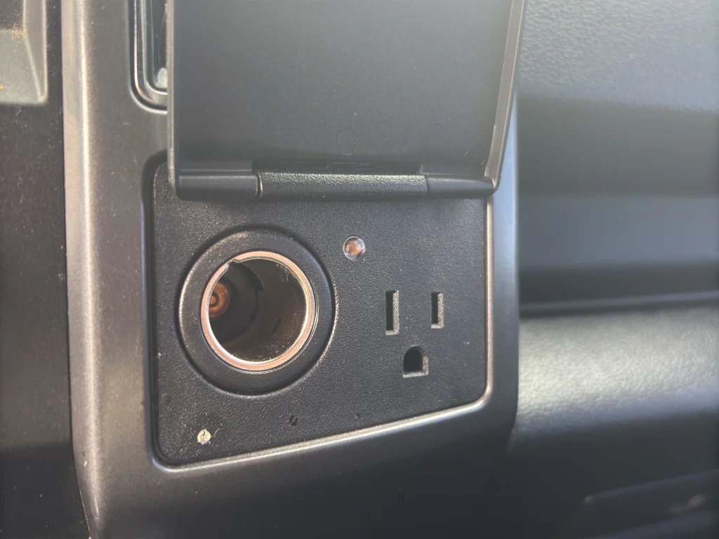 Used 2018 Lightning Blue Ford XLT image 28