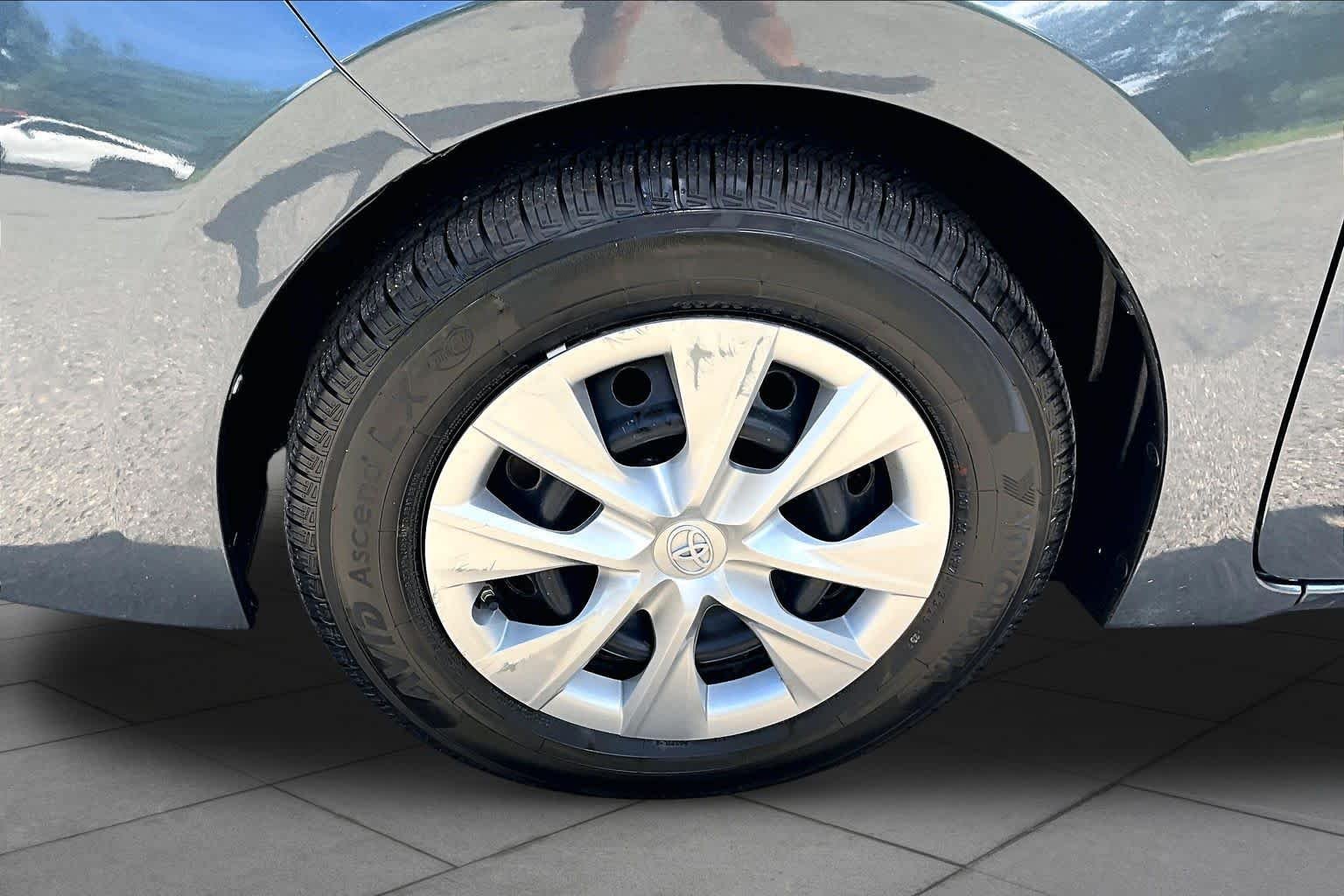 Used 2017 Slate Metallic Toyota L image 11