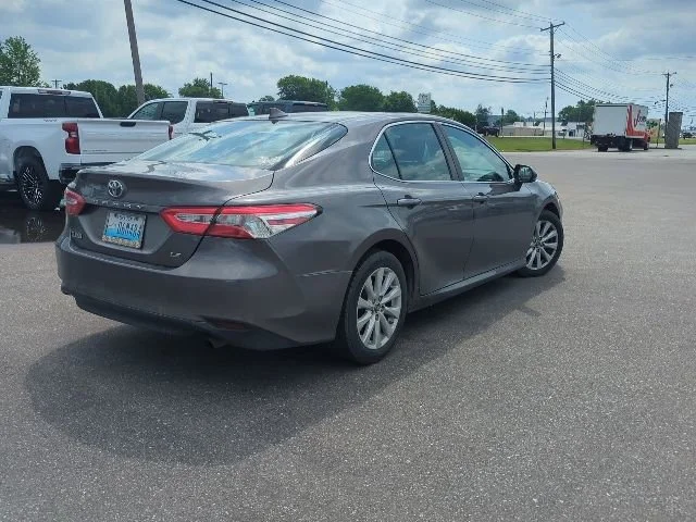 Used 2019  Toyota LE image 9