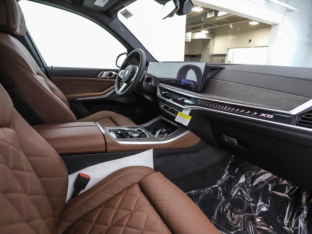 New 2026 White Metallic BMW xDrive40i image 30