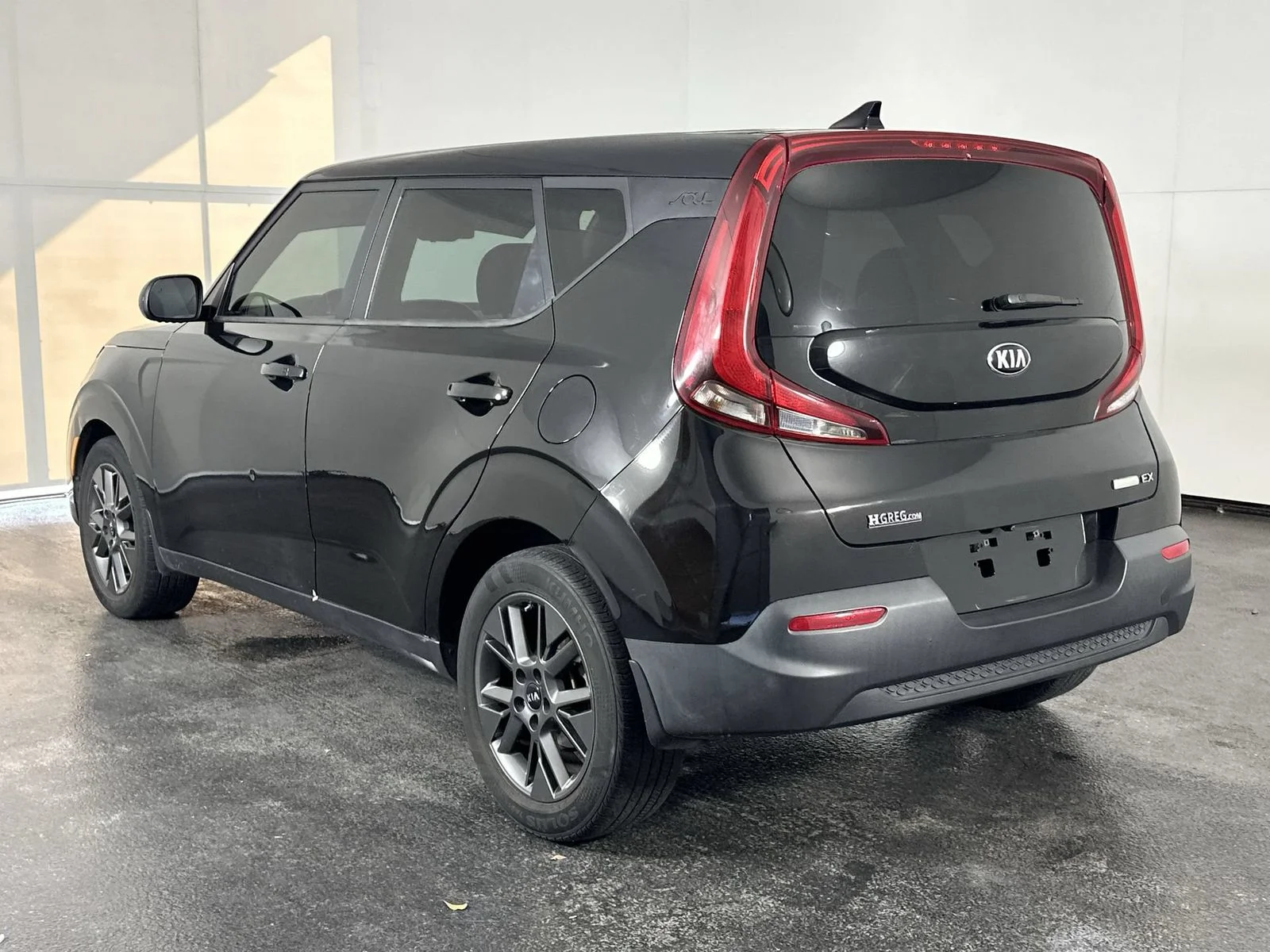 Used 2020 Black Kia EX image 6
