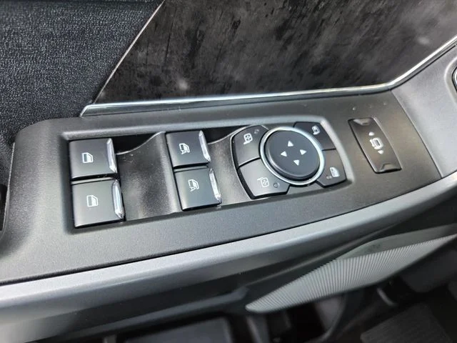 Used 2025 Avalanche Ford Lariat image 25