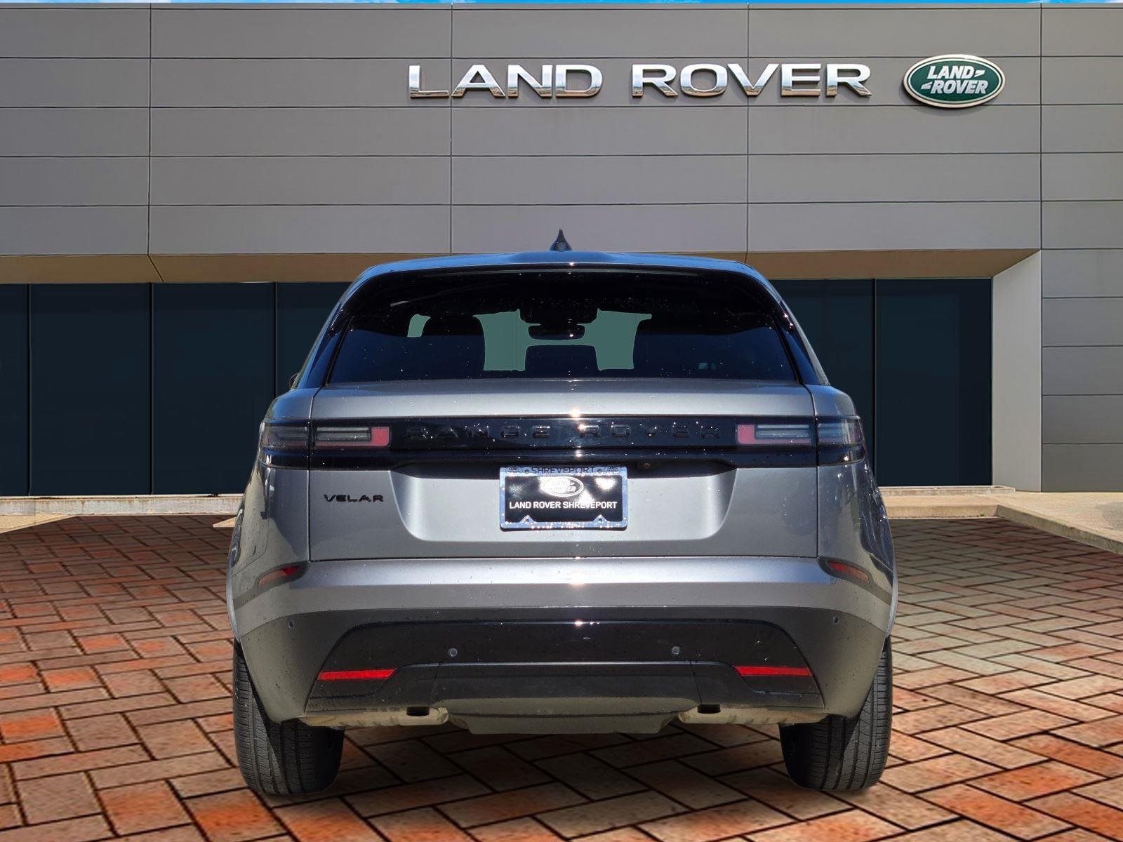 Used 2025 Zadar Grey Premium Metallic Land Rover S image 5