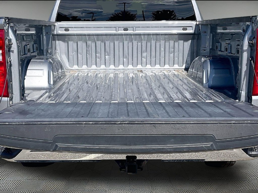 Used 2023 Gray Chevrolet LT image 29