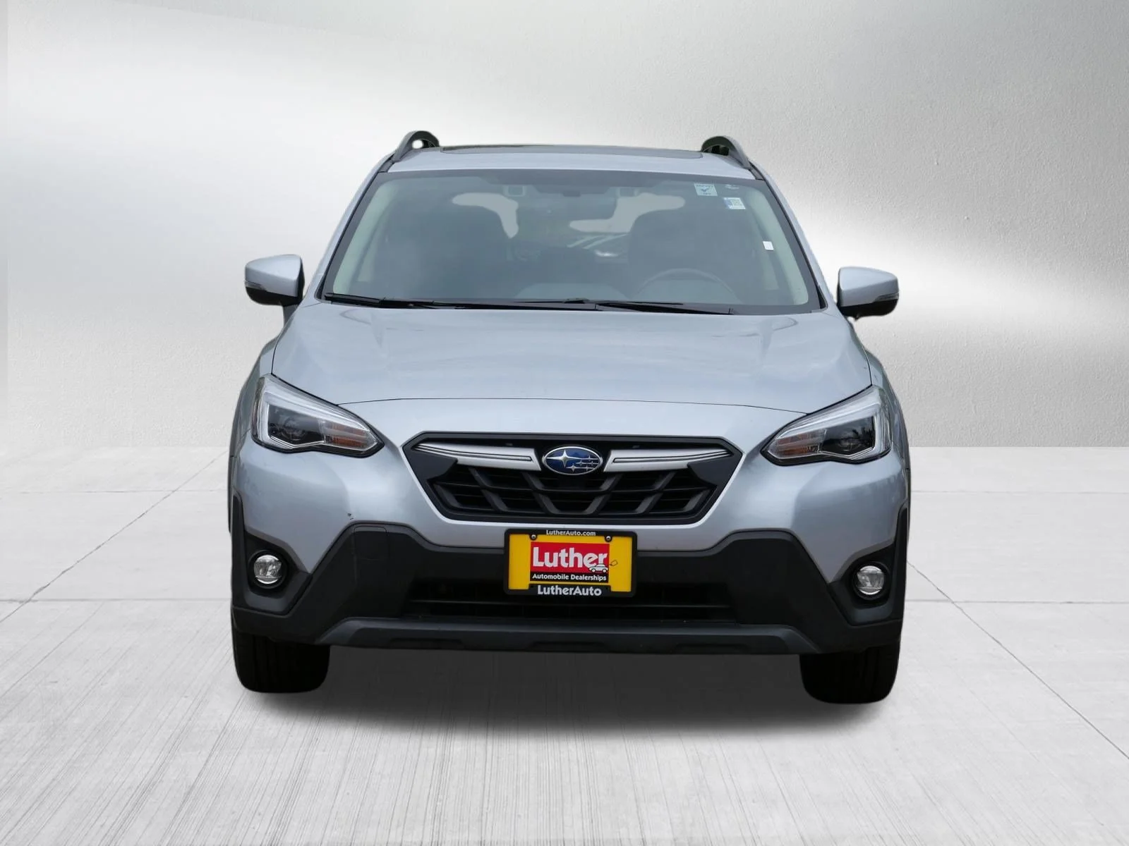 Used 2023 Ice Silver Metallic Subaru Limited image 2