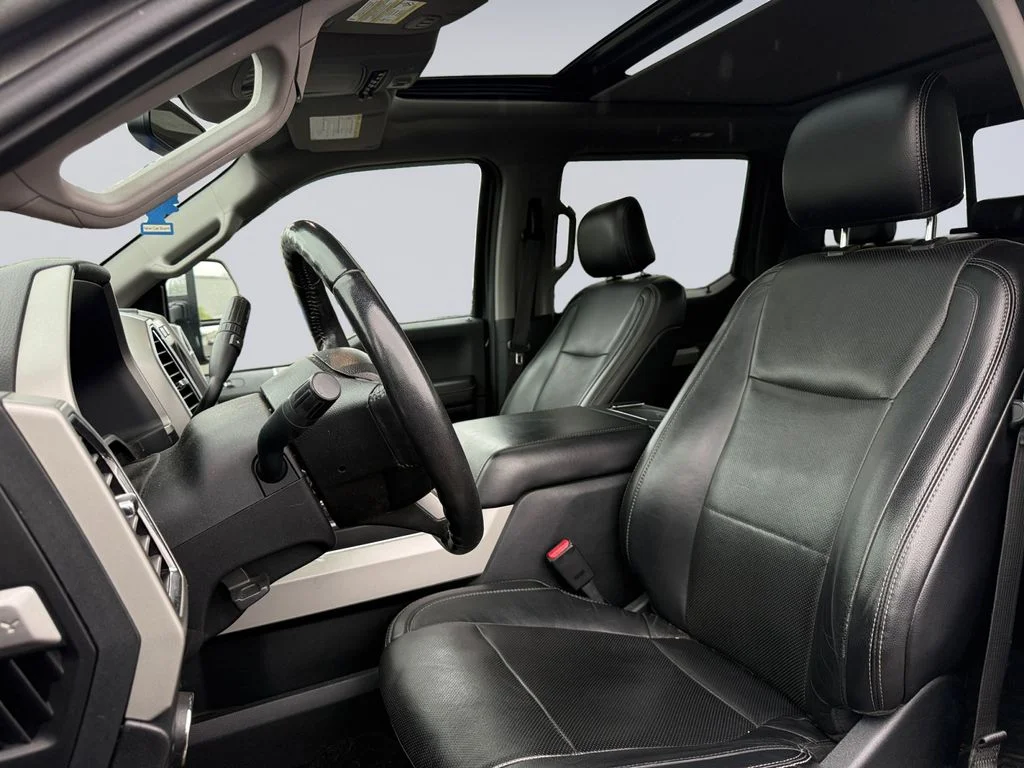 Used 2017  Ford Lariat image 11