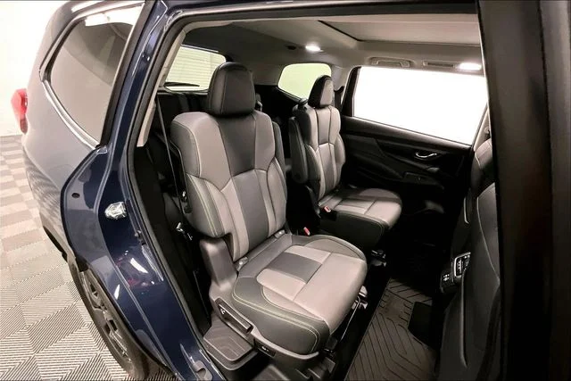 Used 2025 Cosmic Blue Pearl Subaru Onyx Edition image 26