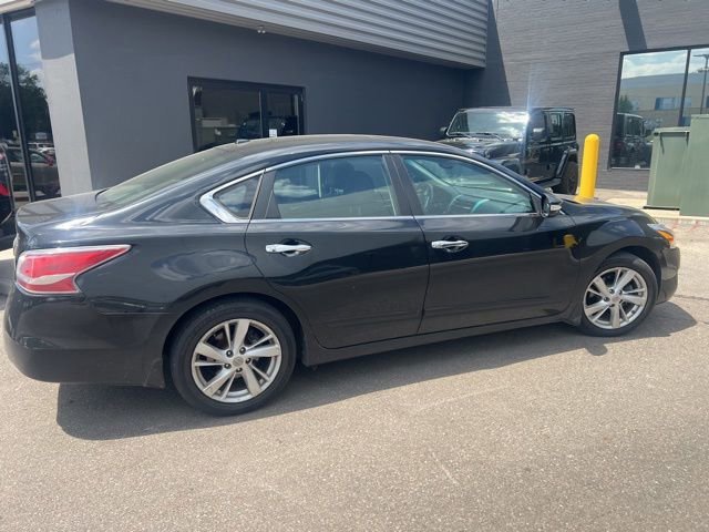 Used 2015 Super Black Nissan 2.5 SL image 3
