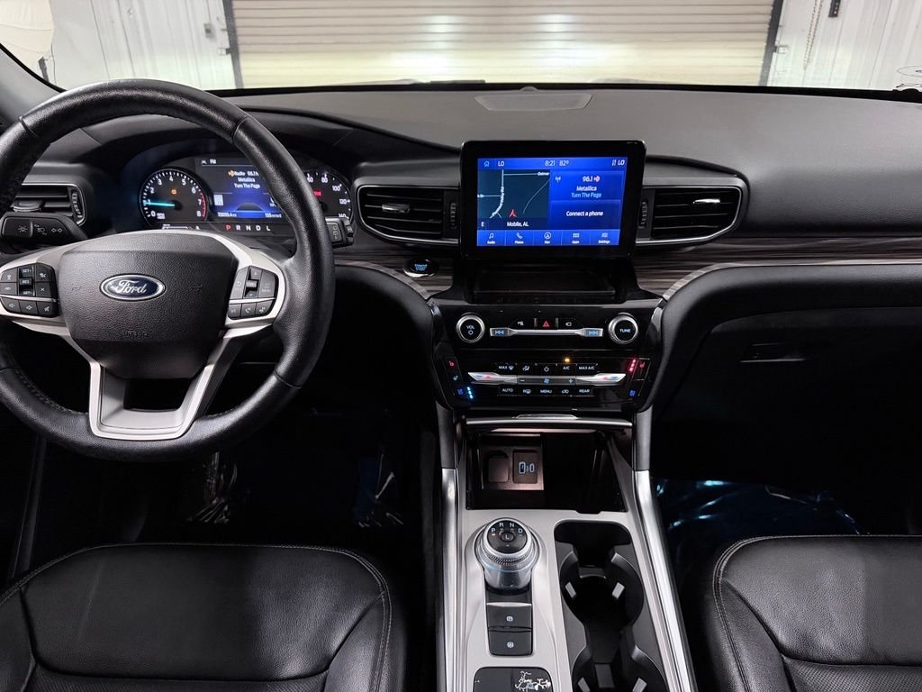Used 2022 Black Ford Limited image 22