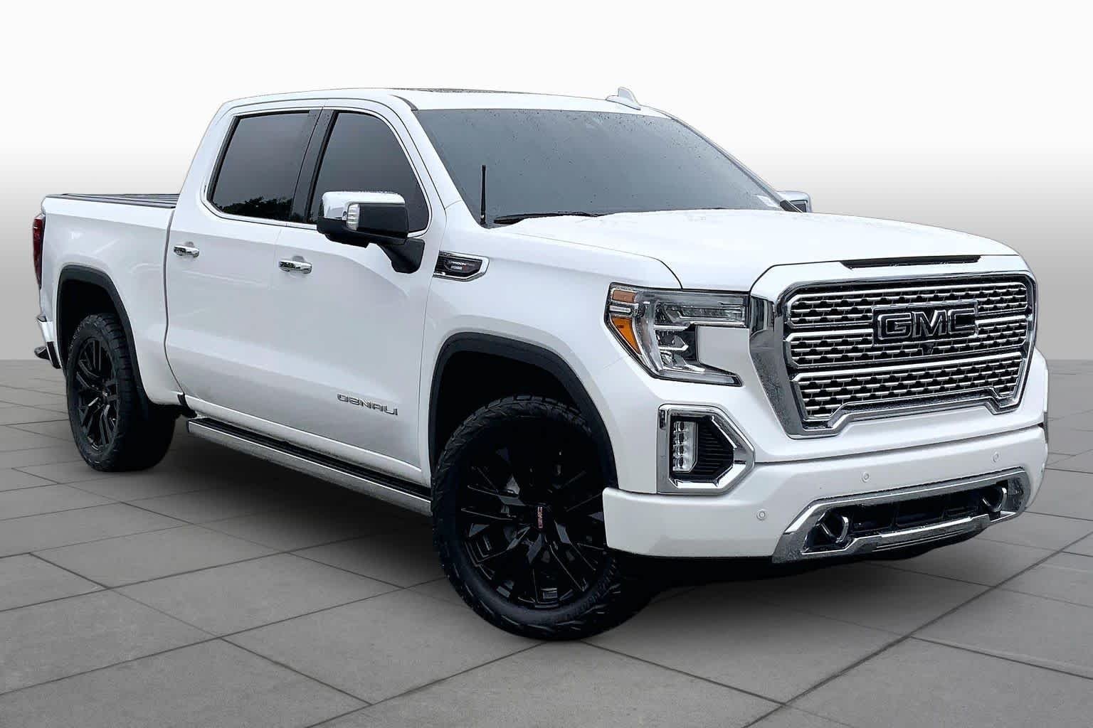 Used 2020 White Frost Tricoat GMC Denali image 3