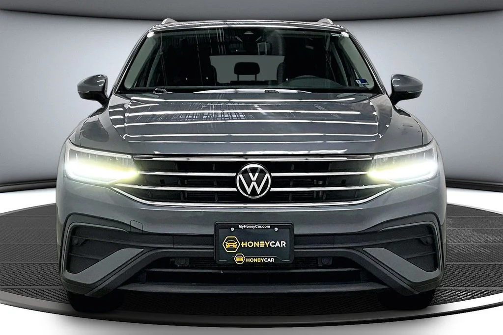 Used 2022 Gray Volkswagen 2.0T SE image 2