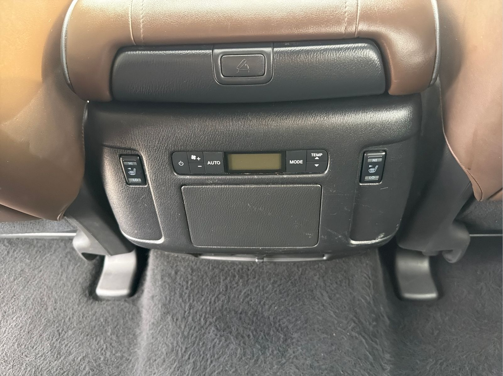 Used 2022 White Nissan Platinum image 37