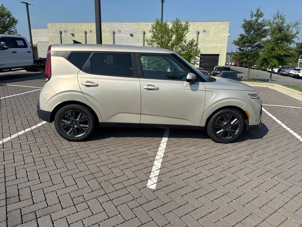 Used 2020 Gold Kia EX image 8