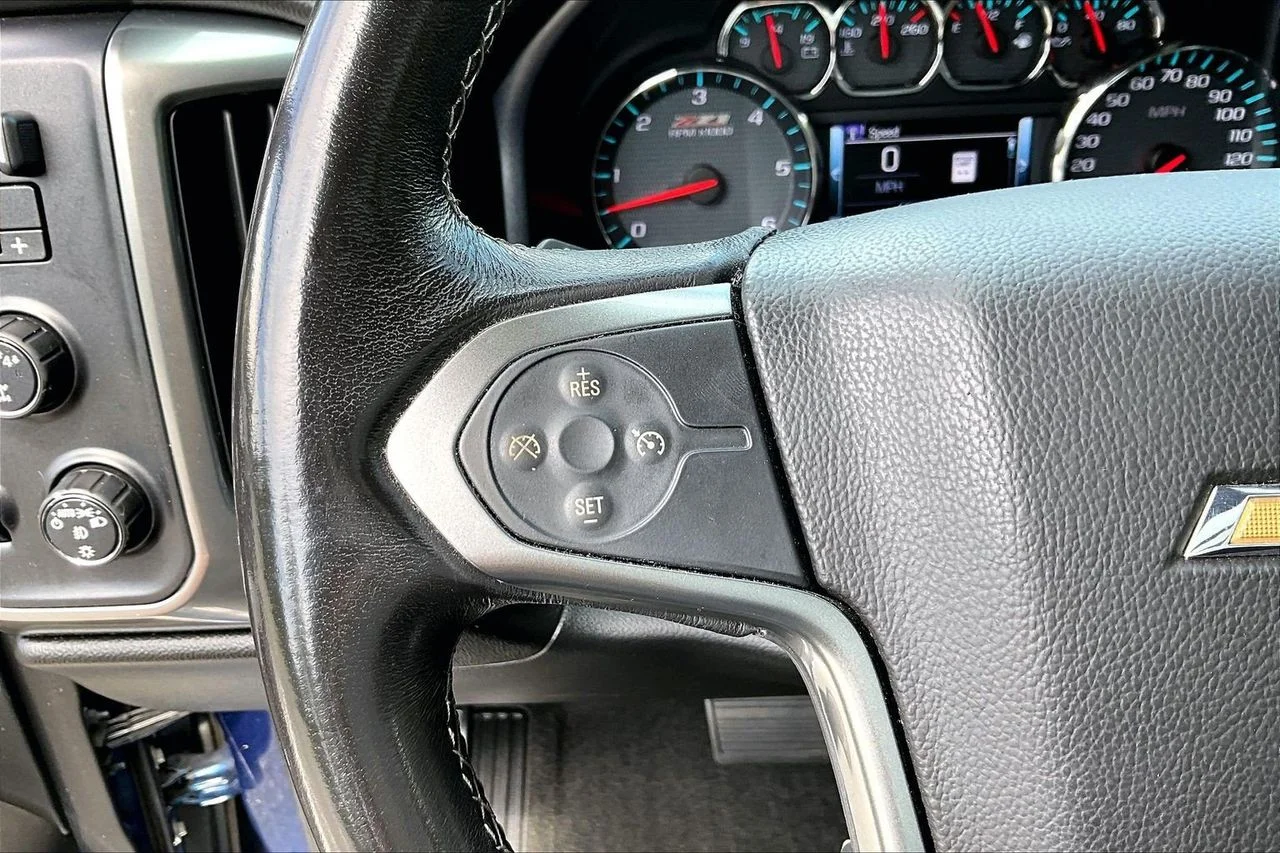 Certified Used 2018 Blue Chevrolet LT image 28