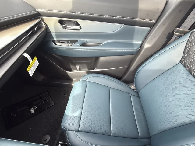 New 2026 Everest White Pearl TriCoat / Super Black Two-tone Nissan Platinum image 22