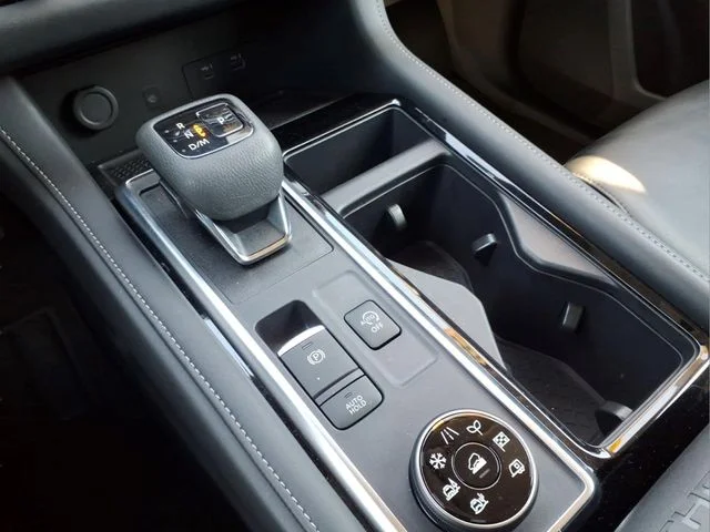 2024 Nissan Pathfinder SL - Photo 22