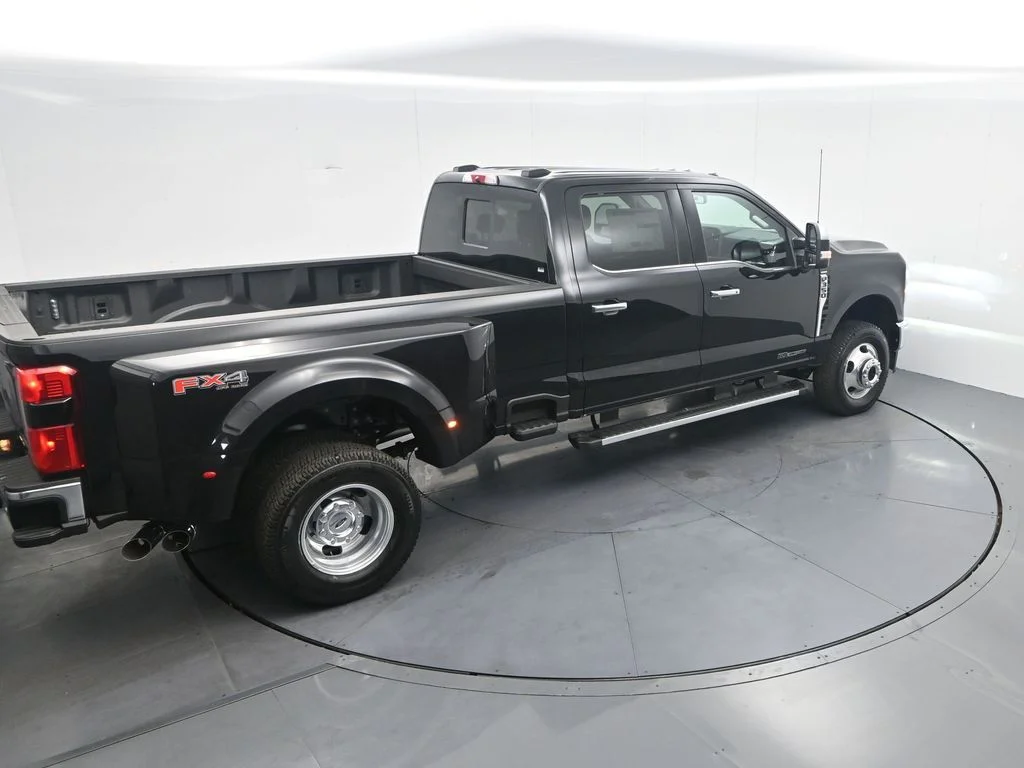 New 2026 Agate Black Metallic Ford F-350® Lariat® image 27