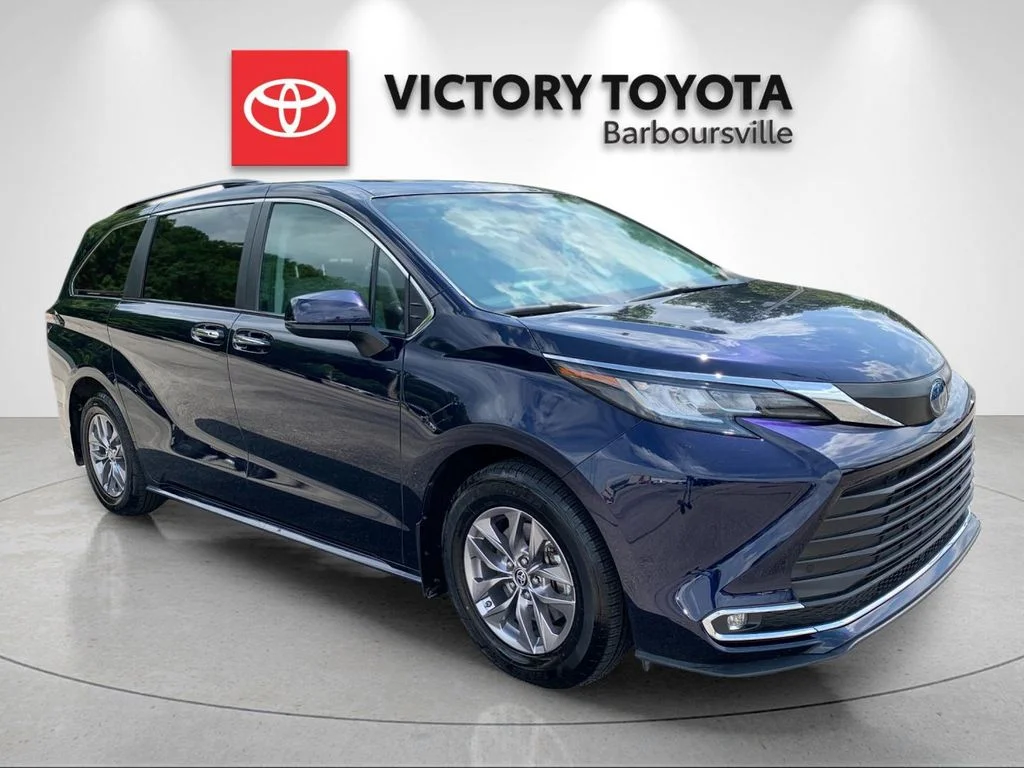Used 2023  Toyota XLE image 5