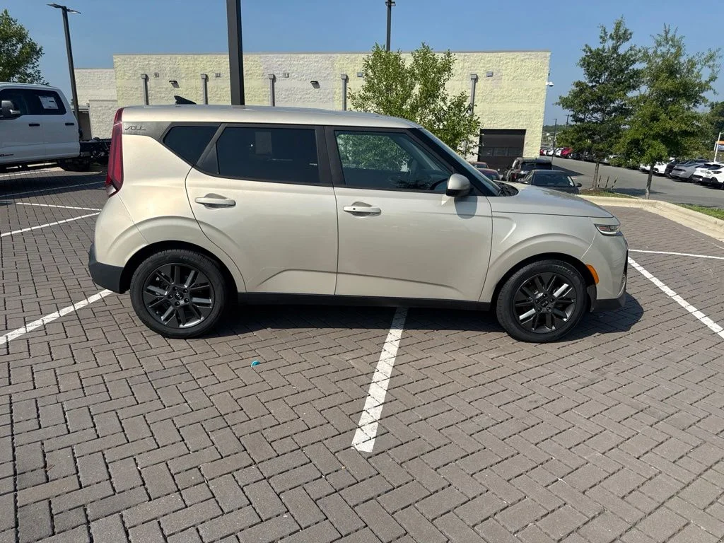 Used 2020 Gold Kia EX image 8