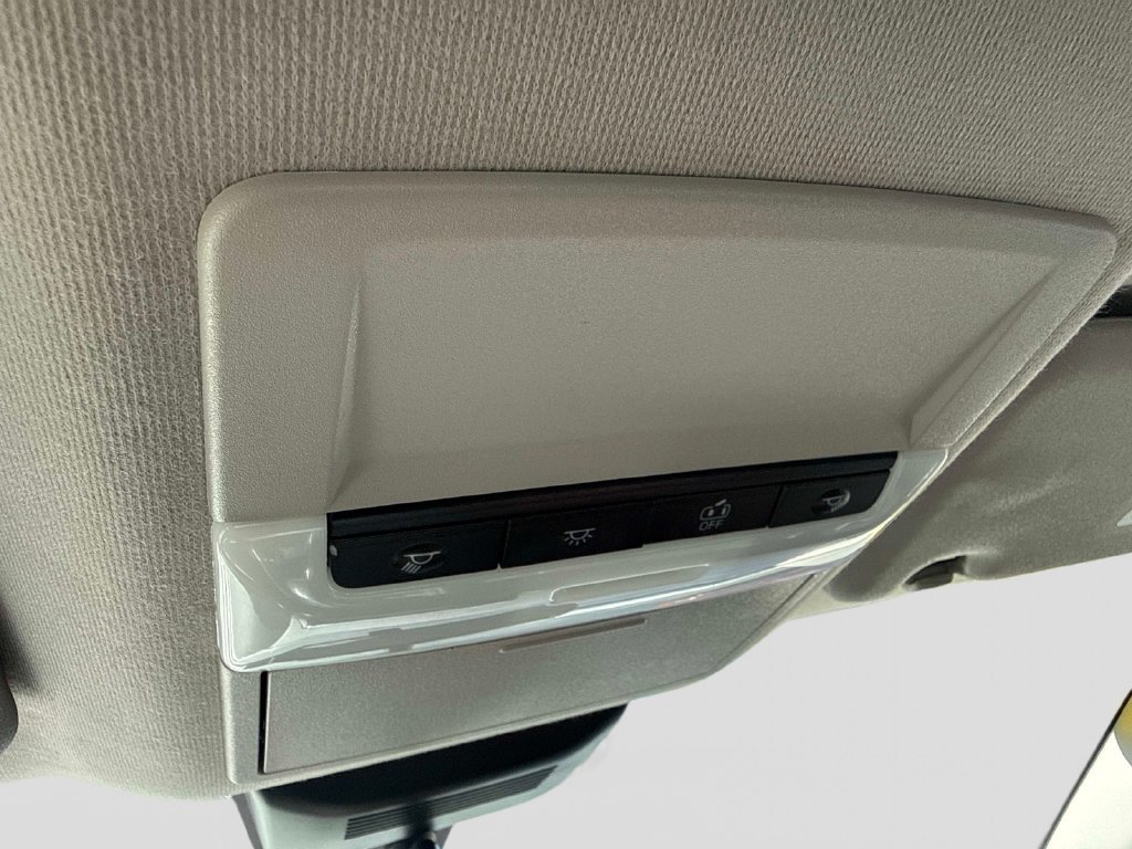 Used 2024 White Nissan SV image 25