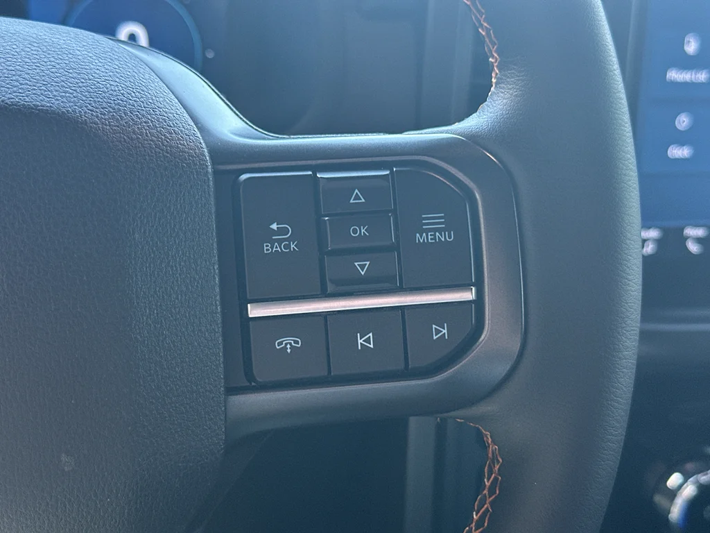 Used 2025  Ford Tremor image 18